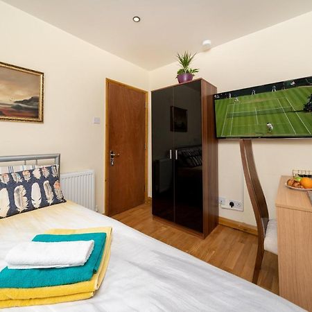 F5 Private Double Room London Exterior photo