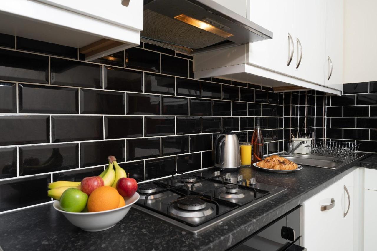 F5 Private Double Room London Exterior photo