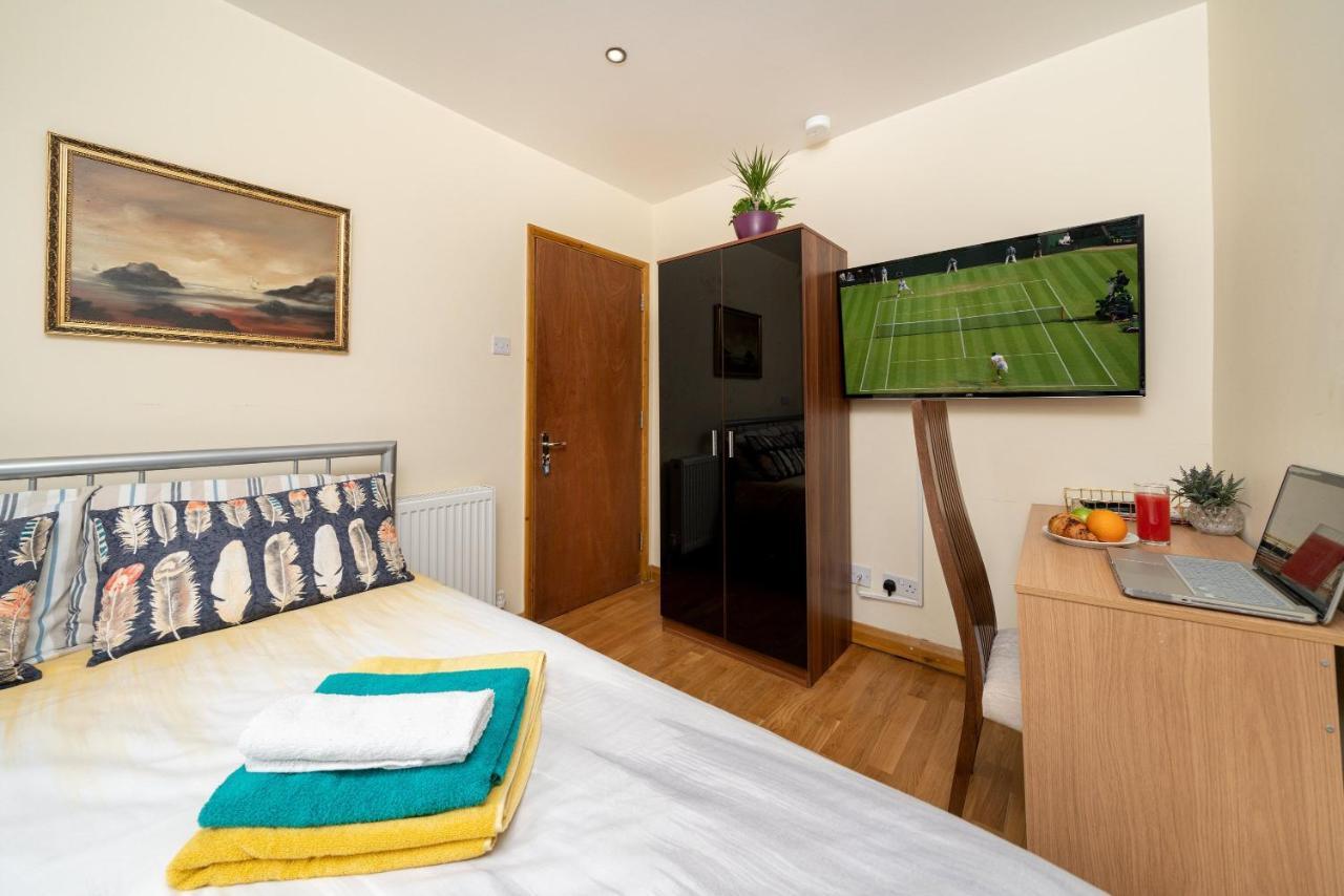 F5 Private Double Room London Exterior photo