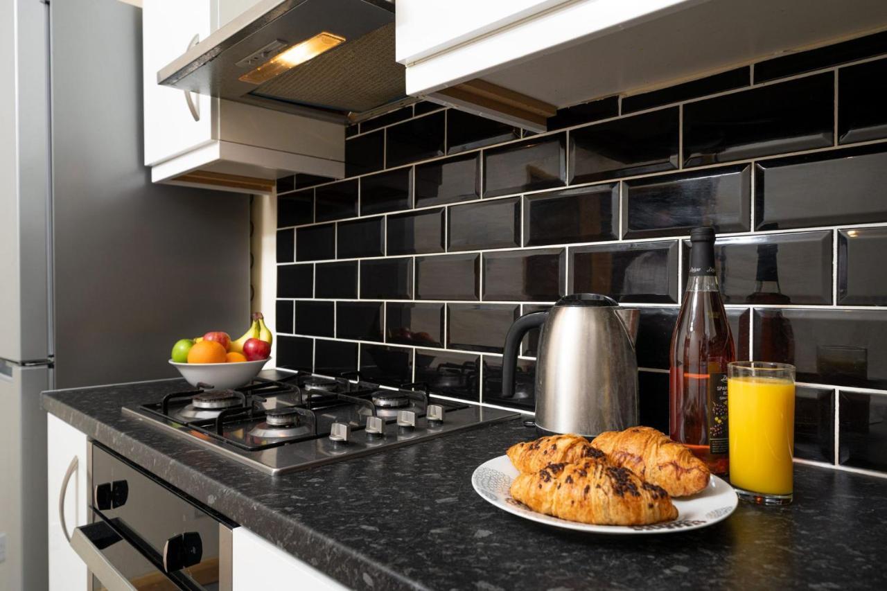 F5 Private Double Room London Exterior photo